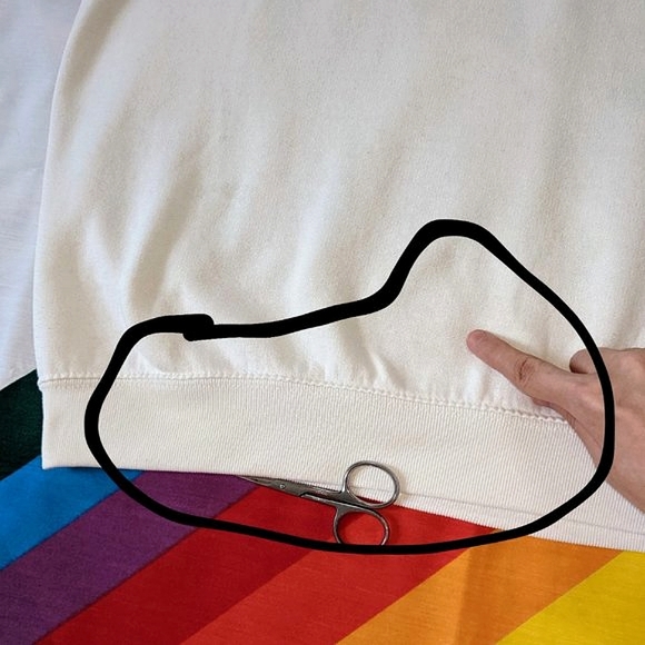 80s Cream-Colored Sweater with Floral Embroidery by Bolo Spirit - Picture 8 of 12